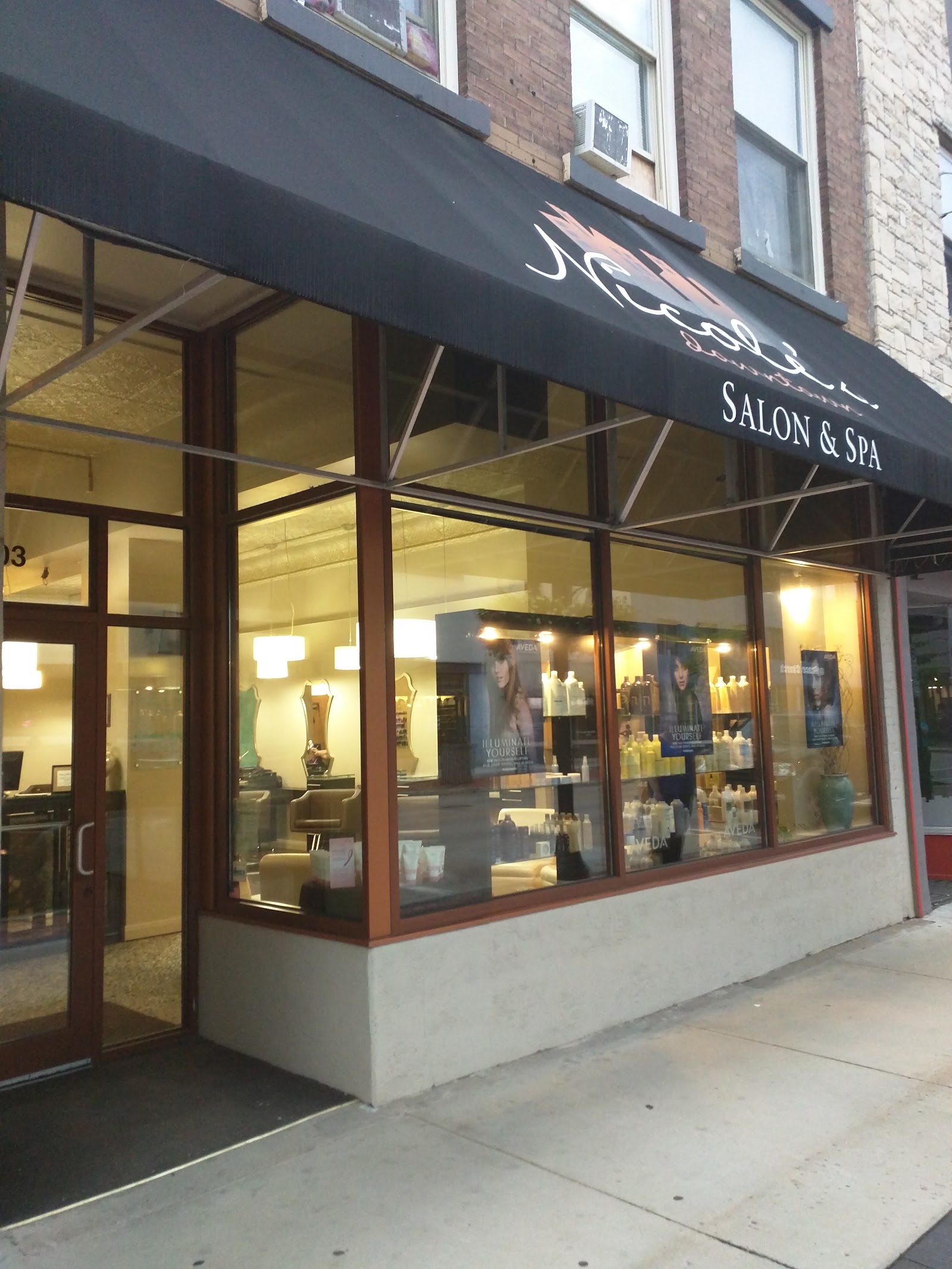 Nicole's Downtown Salon & Spa nail photo 2